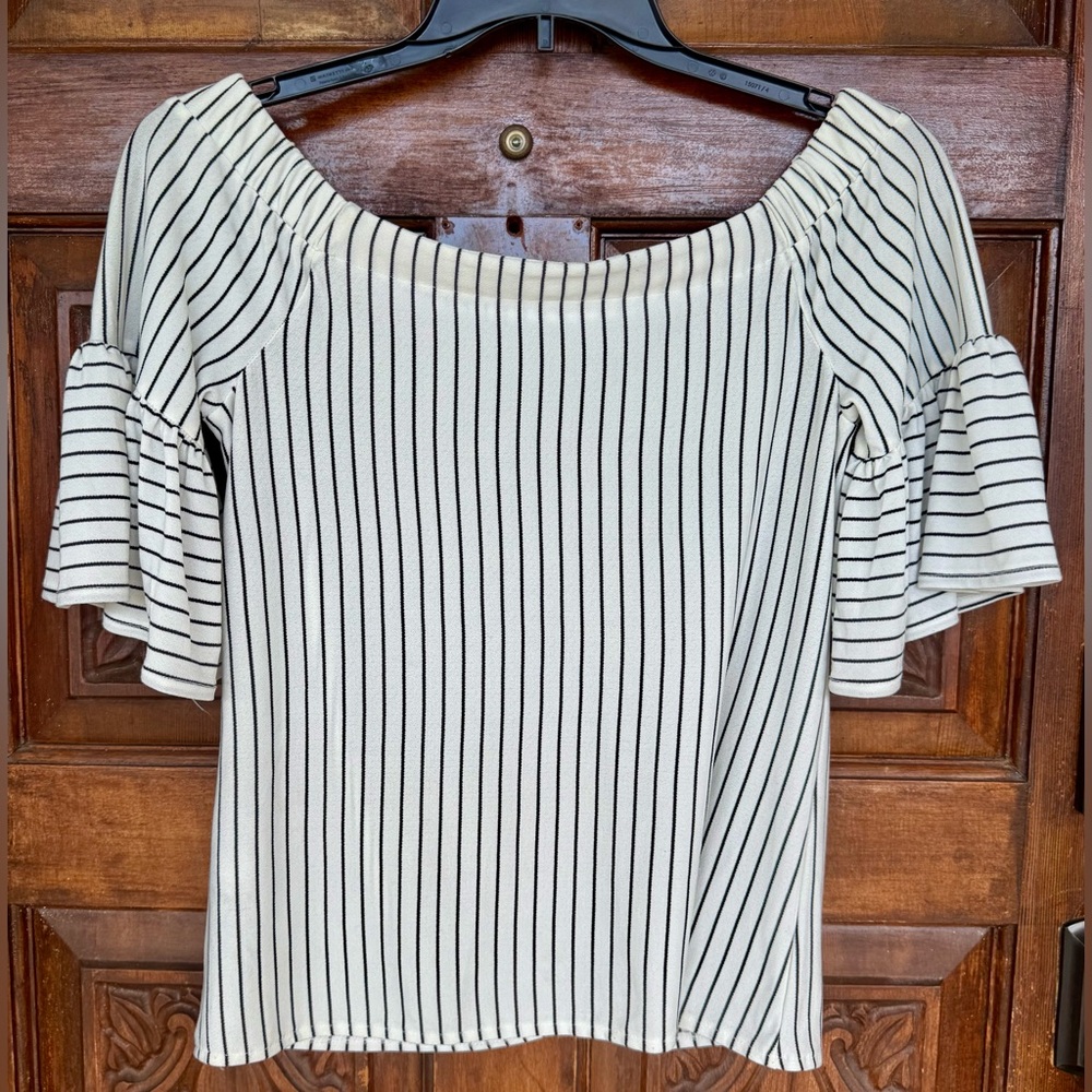 Banana Republic Black & White Striped Off Shoulder Top, Bell Sleeves, Size Small - Picture 9 of 9